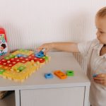 découvrez notre playroom, un espace ludique et créatif dédié aux enfants. offrez-leur des moments de joie grâce à une variété d'activités, de jeux et d'ateliers stimulants dans un environnement sécurisé.