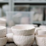 découvrez nos ateliers d'art créatifs, où vous pourrez libérer votre imagination et développer vos compétences artistiques dans une ambiance inspirante. que vous soyez débutant ou artiste confirmé, nos sessions encadrées vous permettront d'explorer différentes techniques et de vous exprimer à travers l'art.