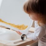 découvrez l'univers fascinant du jeu sensoriel, une approche ludique qui stimule les sens des enfants tout en favorisant leur développement cognitif et émotionnel. explorez des activités créatives et engageantes pour éveiller la curiosité et encourager l'apprentissage par l'expérience.