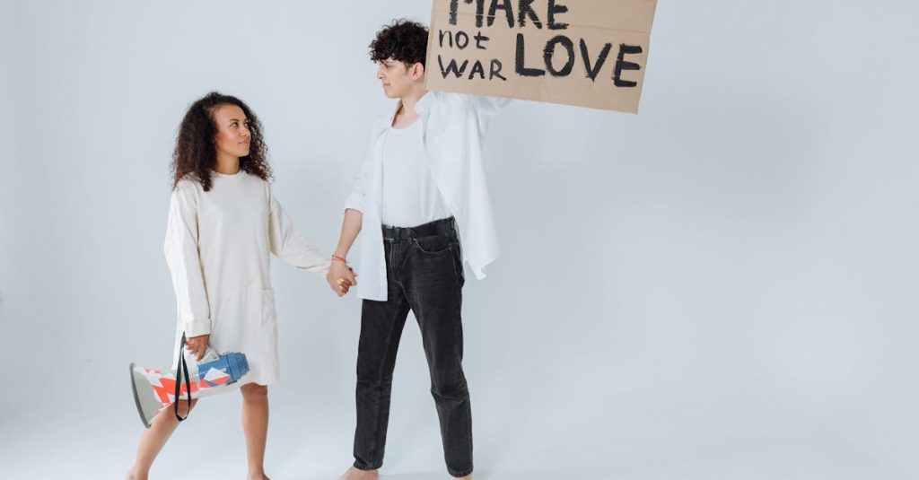 découvrez la communication non violente, une approche transformative pour améliorer vos relations interpersonnelles. apprenez à exprimer vos besoins et à écouter ceux des autres avec empathie, afin de favoriser une compréhension mutuelle et résoudre les conflits de manière constructive.