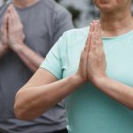 Conseils pour instaurer une routine de méditation familiale découvrez les bienfaits de la méditation en famille pour renforcer les liens, favoriser la communication et cultiver la sérénité au quotidien. apprenez des techniques simples adaptées à tous les âges pour créer un espace de paix et de bien-être au sein de votre foyer.