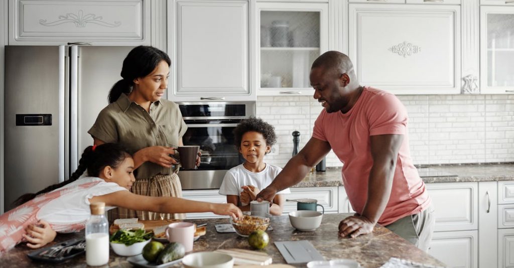 découvrez l'importance des liens familiaux et comment renforcer les relations au sein de la famille à travers des activités conviviales et des moments partagés. apprenez des conseils pratiques pour créer des souvenirs inoubliables et favoriser un environnement familial harmonieux.
