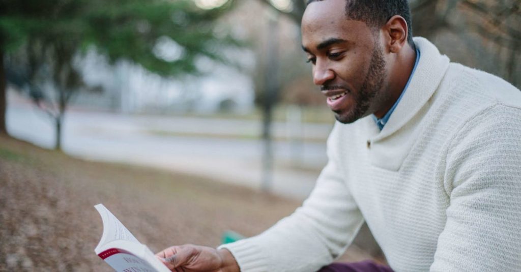 découvrez le monde fascinant de la lecture : une aventure enrichissante qui stimule l'imagination, améliore le vocabulaire et offre un accès infini à la connaissance. plongez dans des livres captivants et transformez chaque page en une nouvelle expérience.