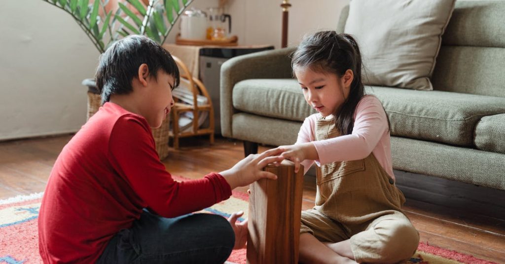 découvrez l'importance de la coopération entre frères et sœurs pour le développement personnel et les relations familiales. apprenez des stratégies pour renforcer les liens fraternels et favoriser une dynamique positive au sein de la fratrie.