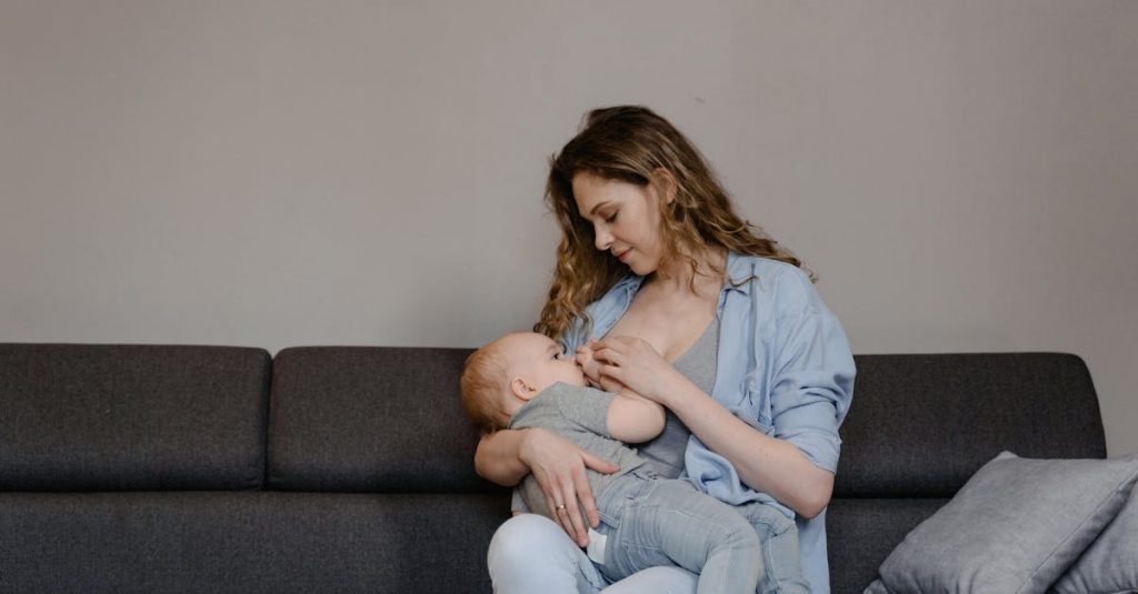 découvrez tout ce que vous devez savoir sur l'allaitement : bienfaits, conseils pratiques, et astuces pour une expérience enrichissante pour vous et votre bébé.