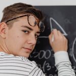 développez vos compétences en pensée critique avec notre guide complet. apprenez à analyser des situations, résoudre des problèmes et prendre des décisions éclairées grâce à des techniques éprouvées et des exemples pratiques.