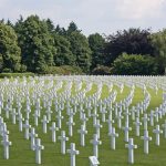 découvrez les différentes perspectives sur la mort, ses significations à travers l'histoire, ses implications philosophiques et culturelles, ainsi que son impact sur la vie humaine.