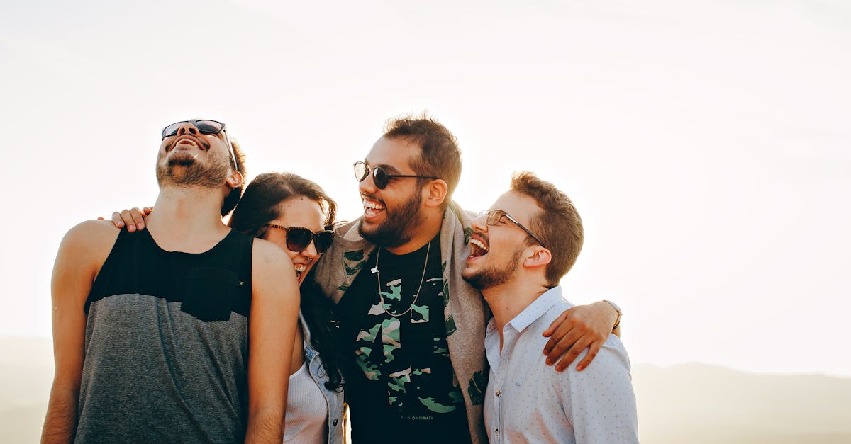découvrez la véritable signification de l'amitié, ses bienfaits dans la vie quotidienne et des conseils pour renforcer vos liens avec vos amis.