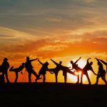 Comment aider votre enfant à se faire des amis à l'école ? découvrez la véritable signification de l'amitié, son importance dans la vie quotidienne, et comment cultiver des relations sincères et durables avec vos amis.