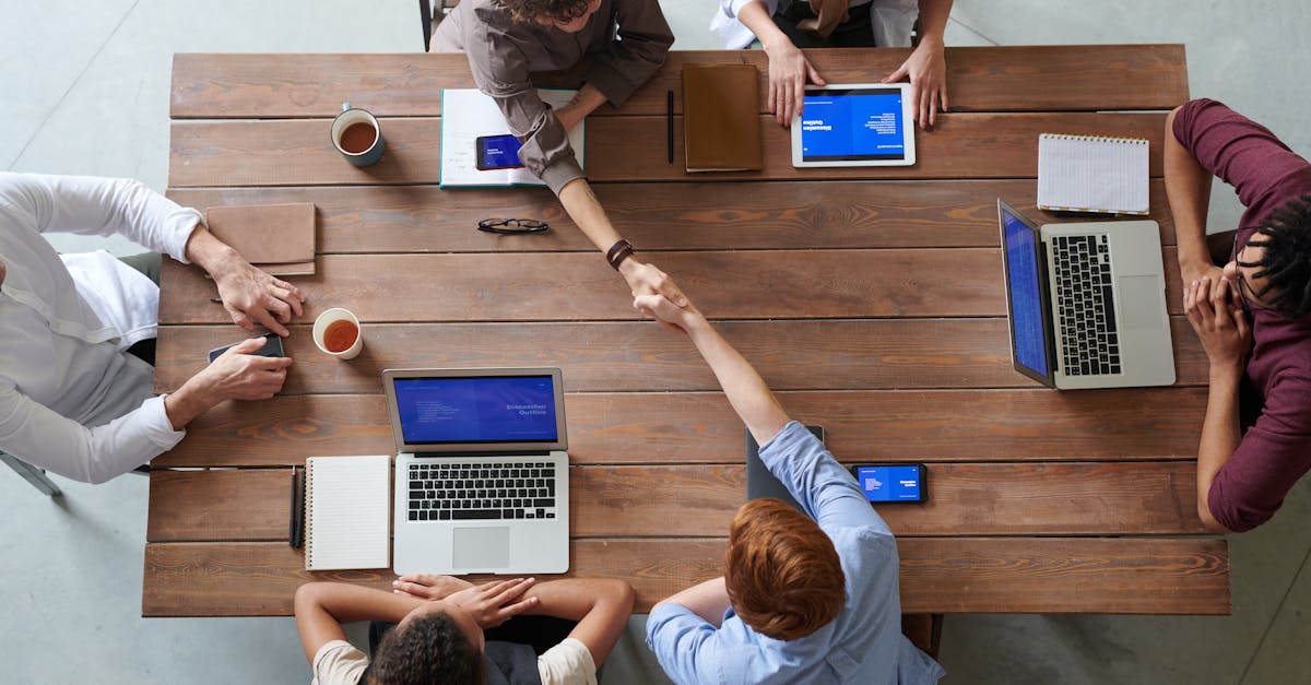 découvrez comment la coopération favorise le travail en équipe, stimule l'innovation et contribue à l'atteinte d'objectifs communs grâce à des stratégies collaboratives efficaces.