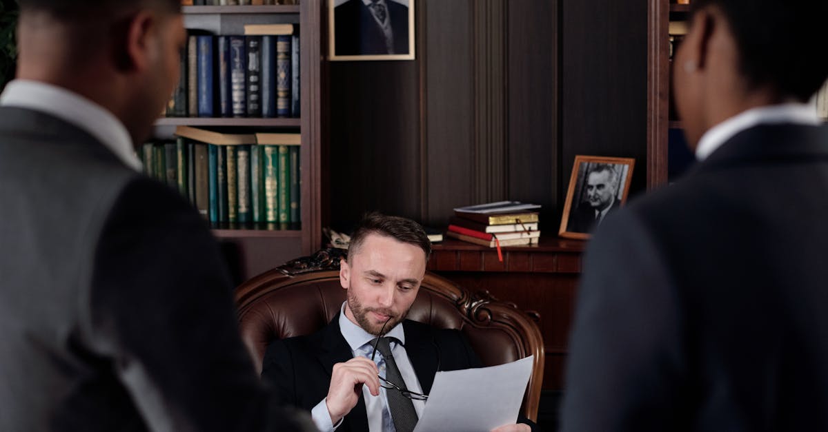 découvrez les meilleures stratégies et conseils pour réussir vos négociations. apprenez à négocier efficacement, convaincre votre interlocuteur et obtenir des accords gagnant-gagnant.